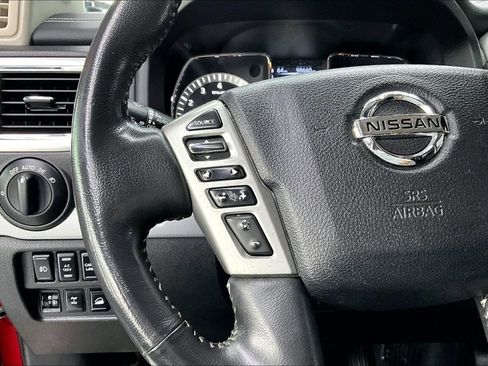 Used 2018 Nissan Titan PRO-4X w/ Pro-4x Convenience Package AWD/4WD image 12
