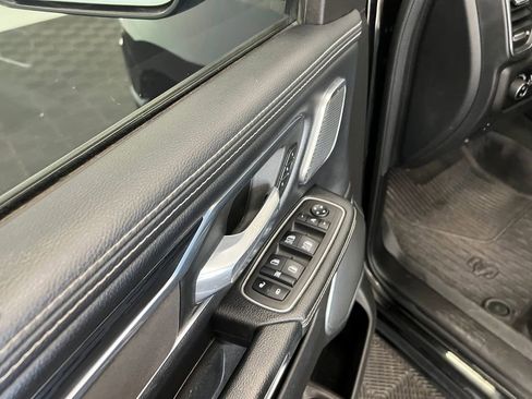 Used 2024 RAM 1500 Laramie AWD/4WD image 12