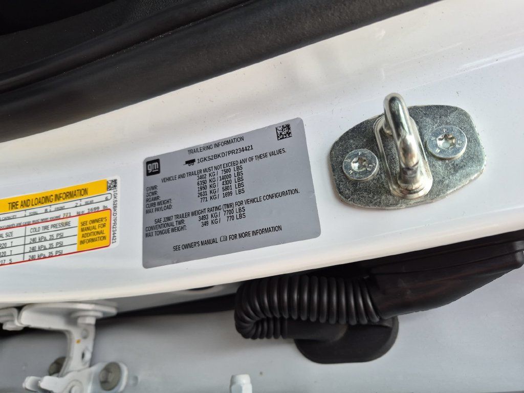 Used 2023 GMC Yukon SLT AWD/4WD image 35