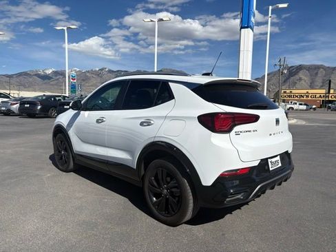 Used 2024 Buick Encore GX Sport Touring image 5