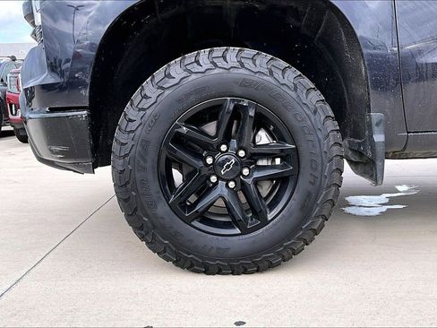 Used 2023 Chevrolet Silverado 1500 LT Trail Boss w/ Protection Package AWD/4WD image 12