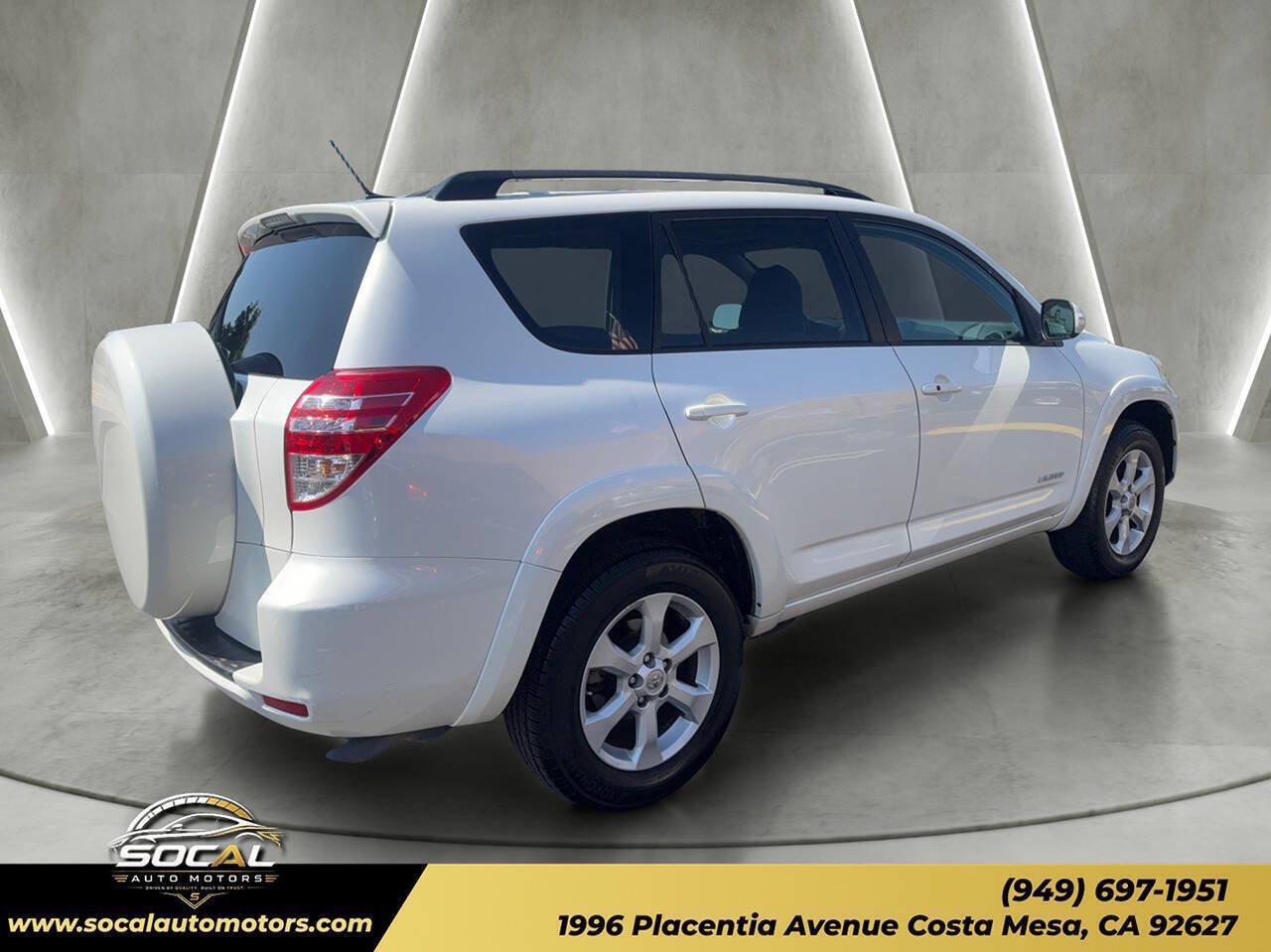 Used 2011 Toyota RAV4 Limited w/ Limited Extra Value Pkg FWD image 5