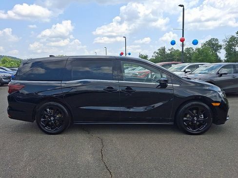 Used 2024 Honda Odyssey Sport image 7