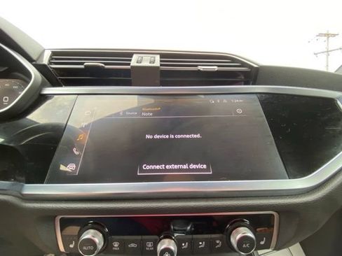 Used 2024 Audi Q3 2.0T Premium w/ Convenience Package AWD/4WD image 20