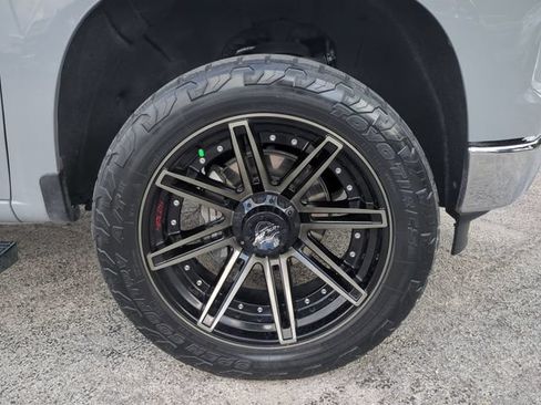 Used 2024 Chevrolet Silverado 1500 LT RWD image 11