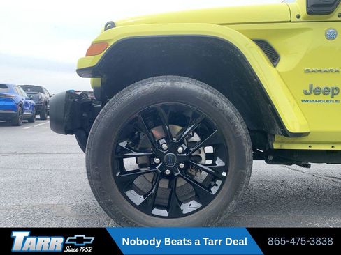 Used 2024 Jeep Wrangler Unlimited Sahara AWD/4WD image 16