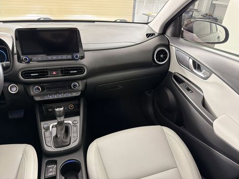 Used 2022 Hyundai Kona Limited w/ Cargo Package FWD image 29