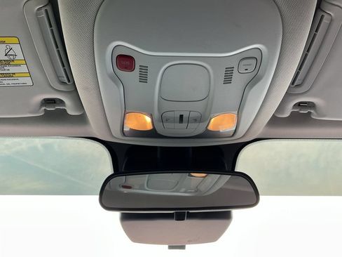 Used 2022 Jeep Renegade Latitude AWD/4WD image 29
