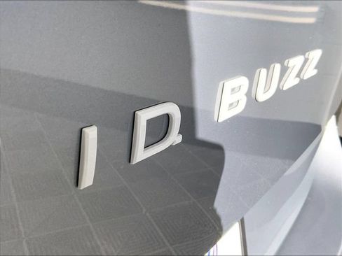 New 2025 Volkswagen ID. Buzz Pro S RWD image 10