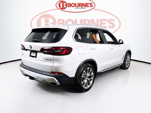 Used 2021 BMW X5 xDrive40i w/ Premium Package image 11