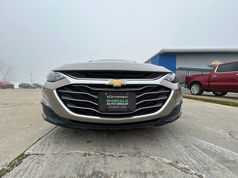 Used 2022 Chevrolet Malibu LT image 23