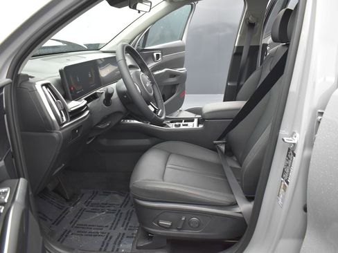 Used 2025 Kia Sorento S w/ Panoramic Sunroof Package image 17