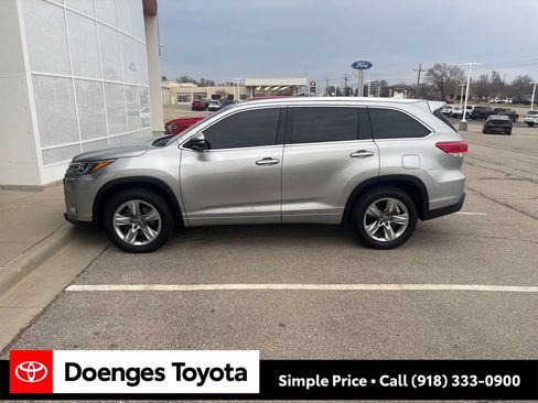 Used 2017 Toyota Highlander Limited image 20