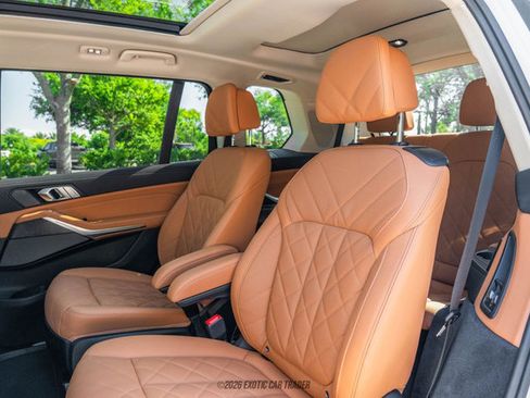 Used 2024 BMW X7 xDrive40i image 28