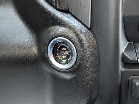 Used 2021 GMC Sierra 3500 Denali w/ Denali Ultimate Package image 22