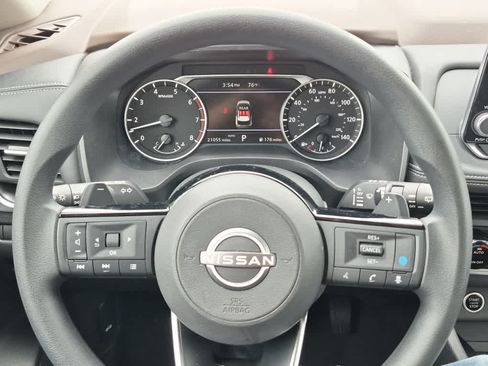 Used 2023 Nissan Rogue SV AWD/4WD image 16