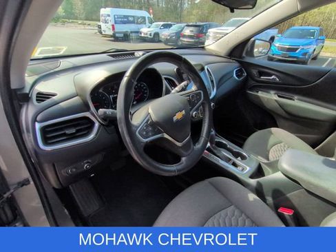 Used 2018 Chevrolet Equinox LT w/ Sun & Infotainment Package image 9