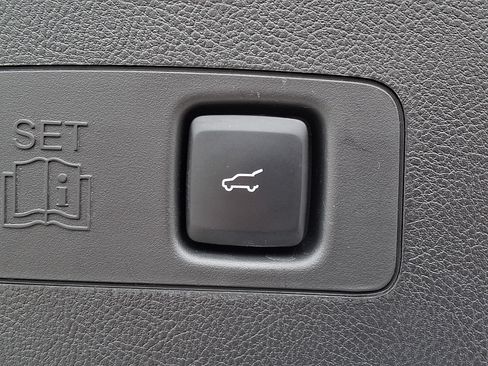 Certified 2024 Lincoln Corsair AWD image 30