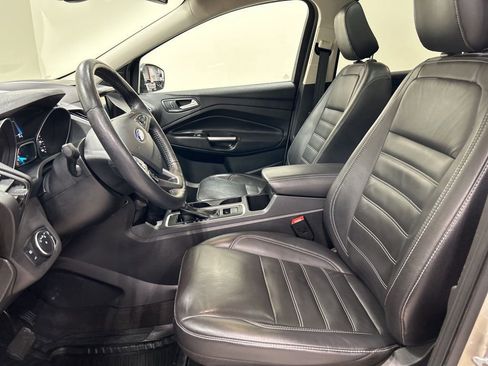 Used 2018 Ford Escape Titanium image 10