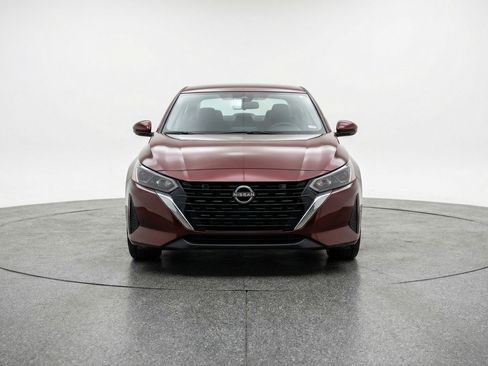 Used 2025 Nissan Altima 2.5 SV image 2