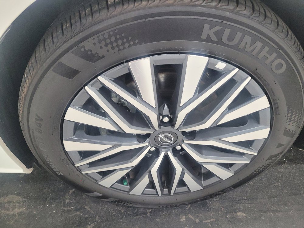 Used 2025 Nissan Altima 2.5 SV FWD image 31