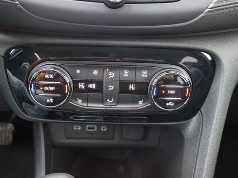 Used 2023 Buick Encore GX Select w/ Safety Package II image 13