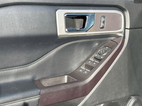 Used 2020 Ford Explorer XLT w/ Equipment Group 202A RWD image 20