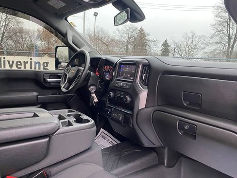 Used 2023 Chevrolet Silverado 2500 Custom w/ Gooseneck/5TH Wheel Package image 17