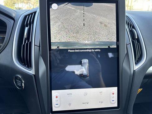 New 2024 Ford Edge SE w/ Black Appearance Package image 9