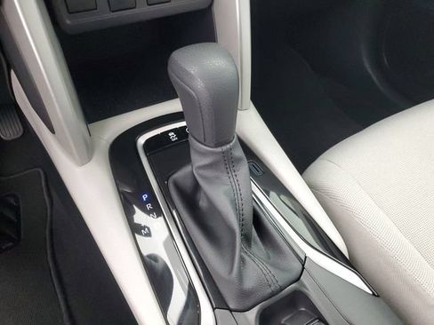 Used 2025 Toyota Corolla Cross L FWD image 29