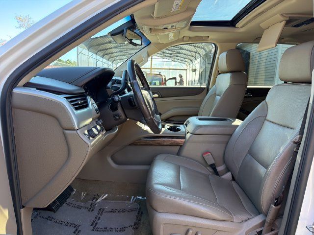 Used 2017 GMC Yukon SLT w/ Premium Edition AWD/4WD image 11
