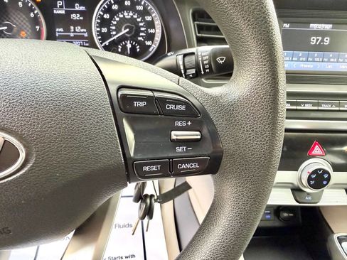 Used 2019 Hyundai Elantra SE image 13