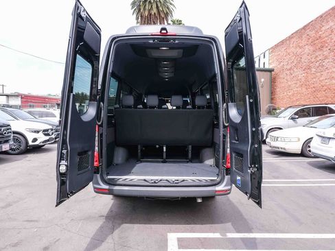 Used 2022 Mercedes-Benz Sprinter 2500 image 34