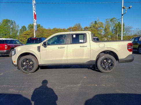 New 2025 Ford Maverick Lariat w/ Black Appearance Package image 3