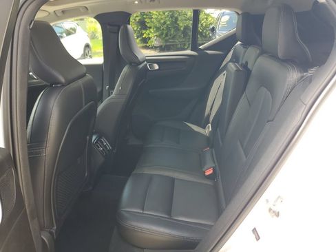 Certified 2024 Volvo XC40 B5 Plus AWD/4WD image 11