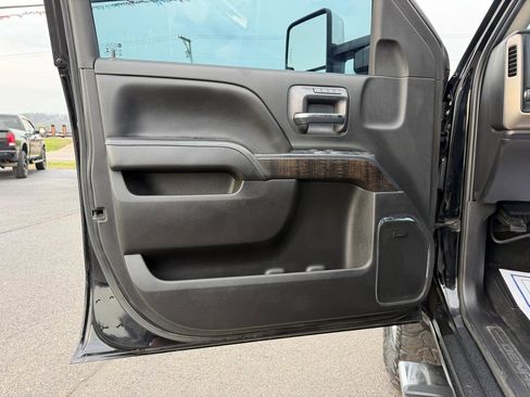 Used 2015 GMC Sierra 3500 Denali w/ Duramax Plus Package image 8