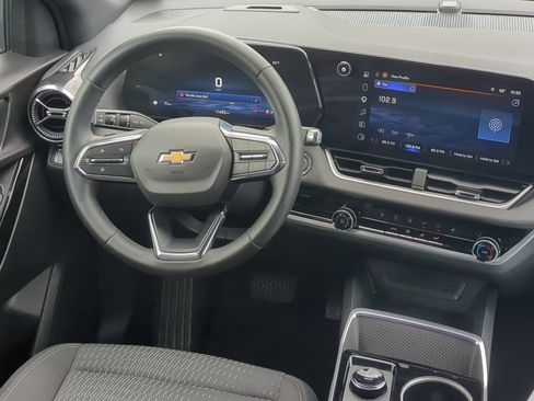 Used 2026 Chevrolet Equinox LT FWD image 16