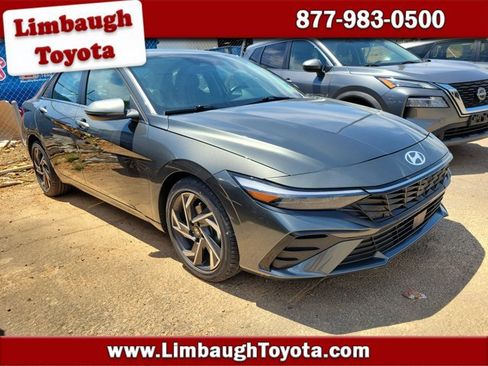 Used 2025 Hyundai Elantra Limited FWD image 1