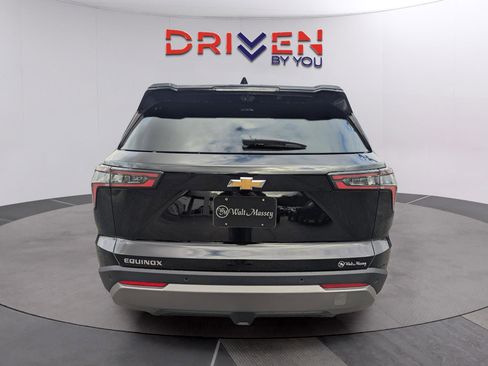 New 2026 Chevrolet Equinox LT w/ Safety and Technology Package image 4