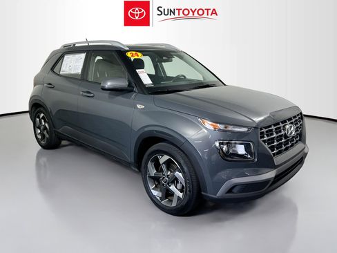 Used 2024 Hyundai Venue SEL FWD image 1