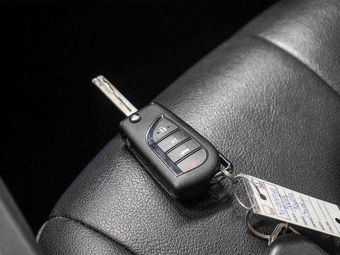 Used 2018 Toyota Camry SE image 26