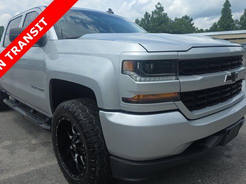 Used 2018 Chevrolet Silverado 1500 Custom w/ Custom Value Package RWD image 3