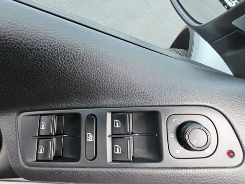 Used 2016 Volkswagen Tiguan S FWD image 26