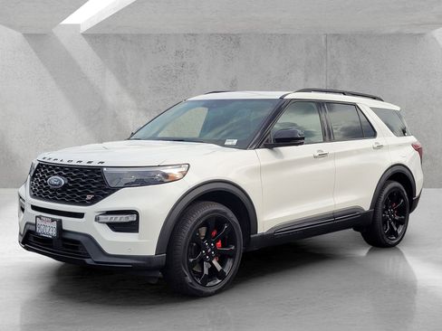 Used 2023 Ford Explorer ST w/ Equipment Group 401A image 8