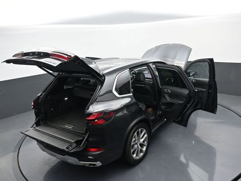 Used 2024 BMW X5 xDrive40i w/ Premium Package image 44
