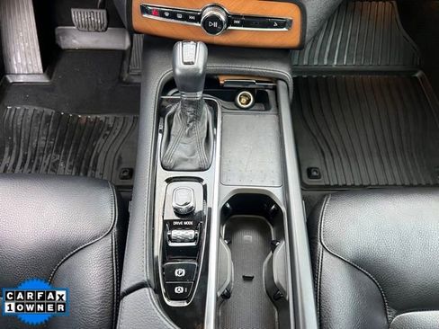 Used 2021 Volvo XC90 T6 Momentum w/ Advanced Package image 29