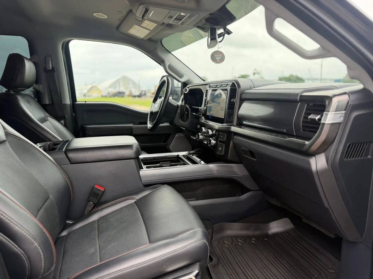 Used 2024 Ford F250 Lariat w/ Lariat Ultimate Package AWD/4WD image 24