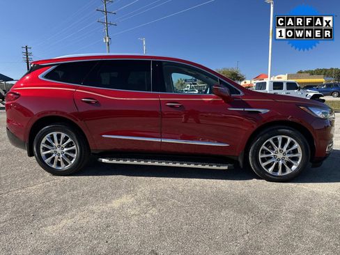 Used 2021 Buick Enclave Essence w/ Sound and Sites Package image 2