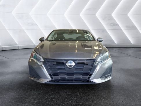 Used 2023 Nissan Altima 2.5 S FWD image 2