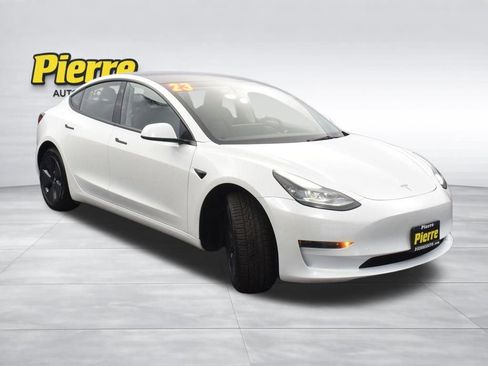 Used 2023 Tesla Model 3 Standard Range image 3